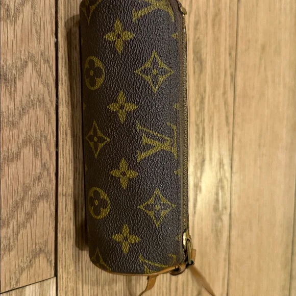 Louis Vuitton Monogram Brown Cylinder Wristlet - Picture 3 of 8